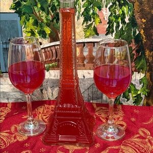 Vintage Clear Eiffel Tower Glass Decanter 🍇